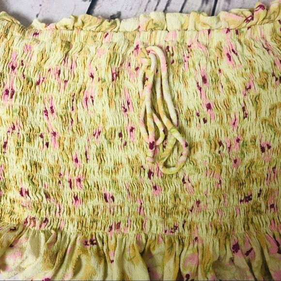 Faithfull the Brand Isadora Floral Puff Sleeve Off Shoulder Smocked Crop Top 4/S - Picture 3 of 10